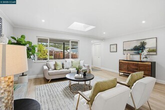 289 Sierra Dr in Walnut Creek, CA - Building Photo - Building Photo