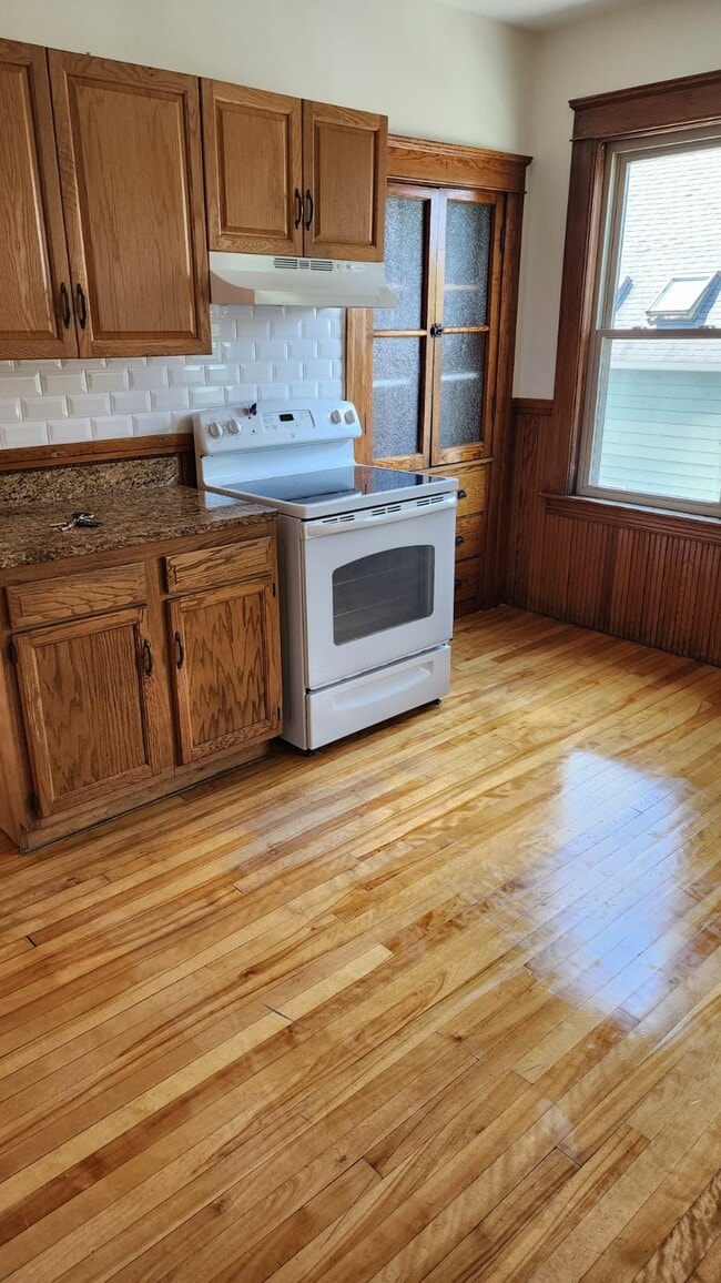 9 Greendale Ave, Unit #2