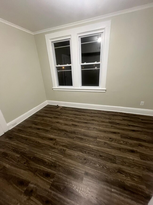 424 Scotland Rd, Unit 2 in Orange, NJ - Foto de edificio - Building Photo