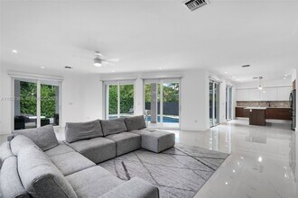 2510 SW 2nd Ave in Miami, FL - Building Photo - Building Photo