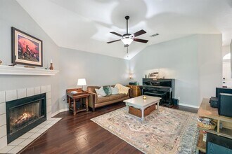 802 Lantana Dr in Leander, TX - Building Photo - Building Photo