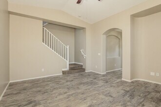 2432 W Dusty Wren Dr in Phoenix, AZ - Building Photo - Building Photo