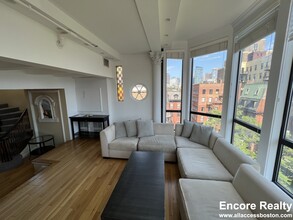 117 Beacon St, Unit PH-R in Boston, MA - Building Photo - Building Photo