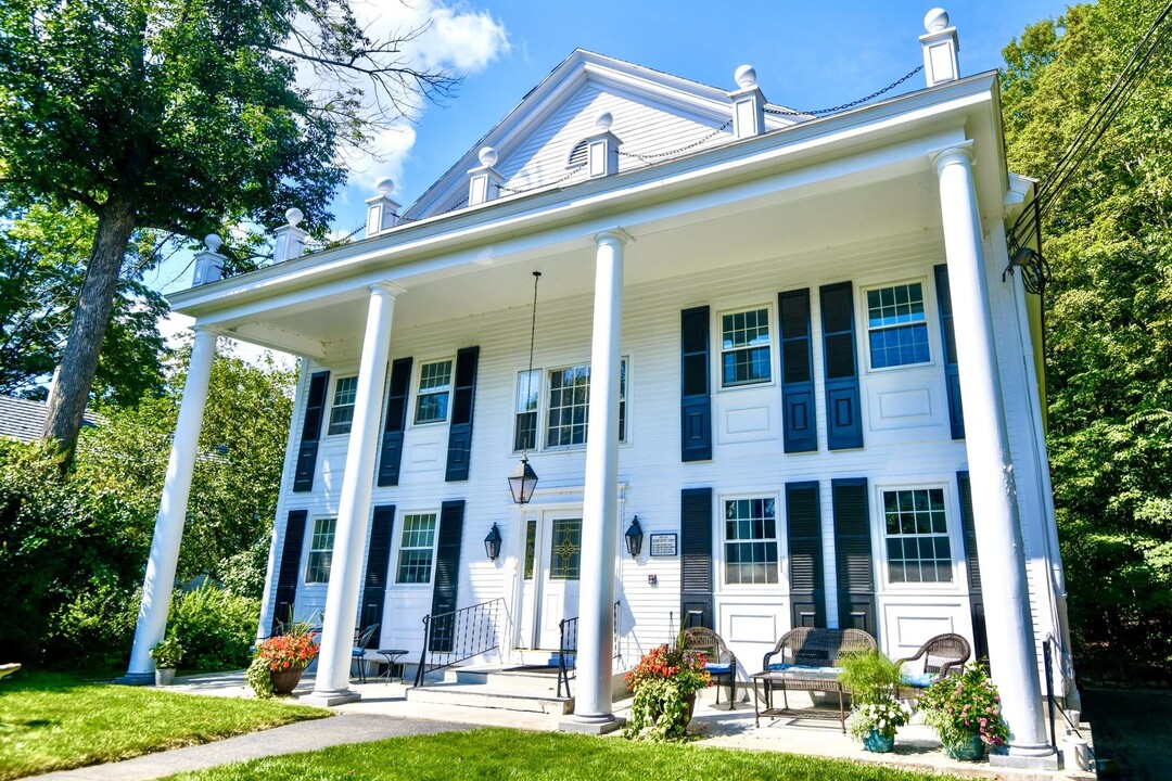 278 Main St in Hopkinton, NH - Building Photo