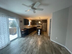 10950 Poplar Bluff Ct in Portage, MI - Building Photo - Building Photo