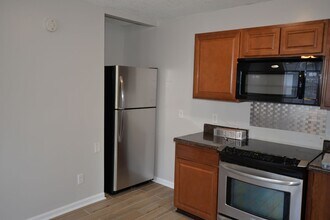 1715 Rainbow Dr in Greensboro, NC - Building Photo - Building Photo