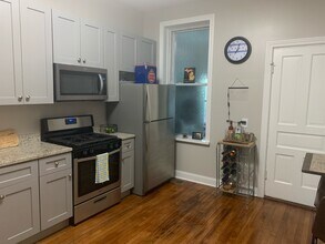 827 W 33rd Pl in Chicago, IL - Building Photo - Building Photo
