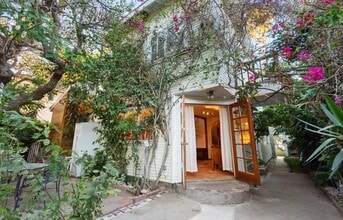 3110 Highland Ave in Santa Monica, CA - Building Photo - Building Photo