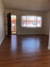 11828 Eucalyptus Ave, Unit D in Hawthorne, CA - Building Photo - Building Photo