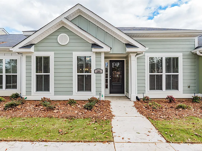 209 Riverbank Wy in Aiken, SC - Building Photo