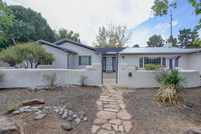 property at 3334 Linda Vista Ave SE