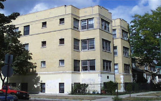 4500 N Sawyer Ave Apartments