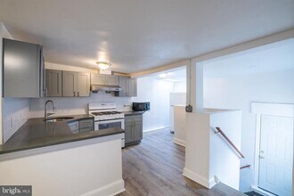 1726 Pine St in Philadelphia, PA - Building Photo - Building Photo
