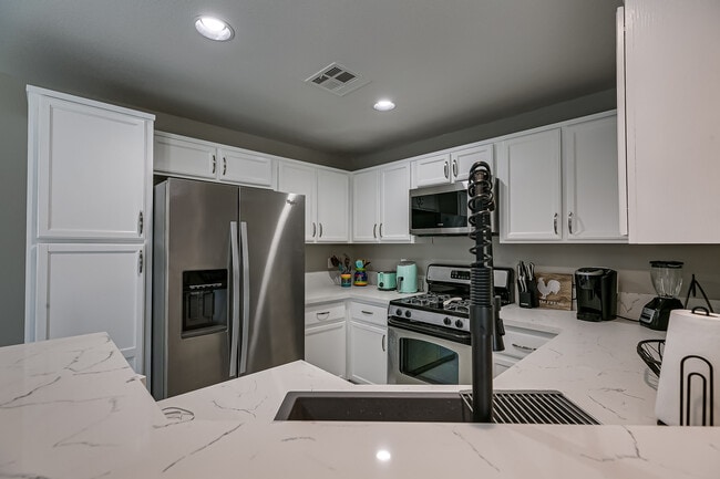 property at 7252 Quarterhorse Ln