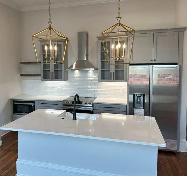 709 S Church St, Unit 1