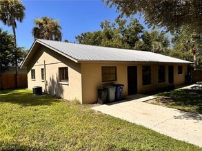 16361 Teresa Ln in Ft. Myers, FL - Building Photo - Building Photo
