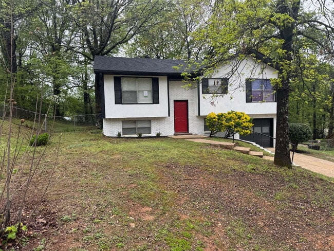 2555 Janice Cir NE in Birmingham, AL - Building Photo - Building Photo
