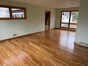 2527 Wickliffe Rd in Columbus, OH - Building Photo - Building Photo