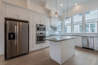 4057 Leeland St in Houston, TX - Building Photo - Building Photo