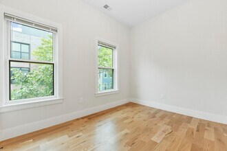 198 Maverick St, Unit 3 in Boston, MA - Building Photo - Building Photo