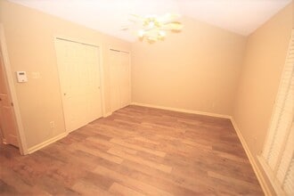 1643 Oaken Bucket Dr in Memphis, TN - Building Photo - Building Photo