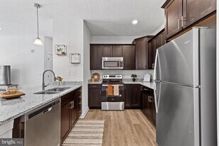 960 Setting Sun Ln in Chambersburg, PA - Building Photo