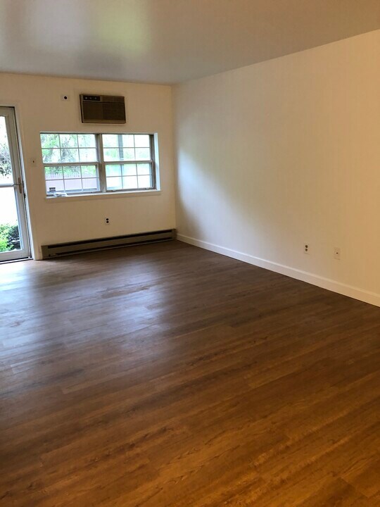 212 W 1st Ave in Conshohocken, PA - Building Photo