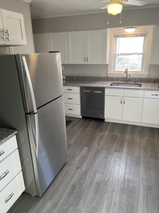 14 Uncle Sams Ln, Unit 16 uncle sam lane in South Kingstown, RI - Building Photo - Building Photo