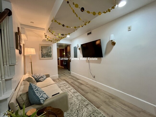 64 Louis Prang St, Unit 1 in Boston, MA - Building Photo - Building Photo