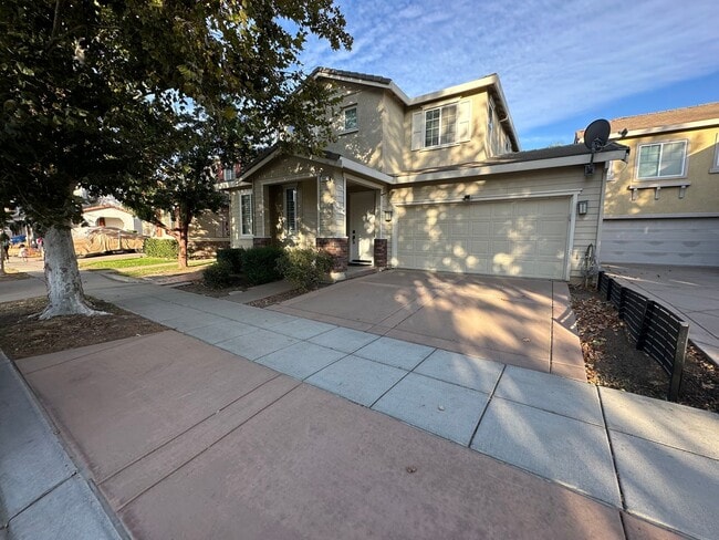 145 W Questa Trail in Tracy, CA - Building Photo - Building Photo