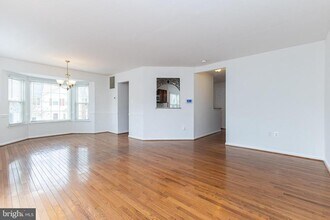 6751 Jenny Leigh Ct in Centreville, VA - Building Photo - Building Photo