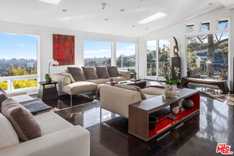 1415 Summitridge Dr in Beverly Hills, CA - Building Photo - Building Photo
