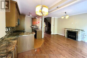 755 John Cole Ct in Newmarket, ON - Building Photo - Building Photo