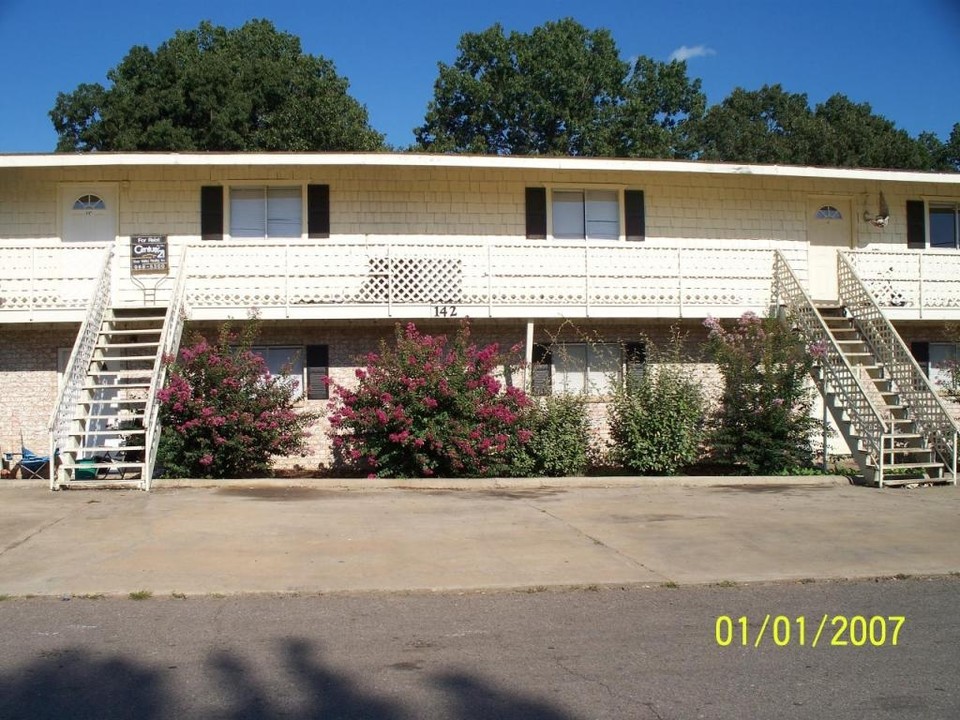 142 Fields St in Russellville, AR - Building Photo