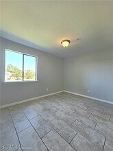2925 Winkler Ave in Ft. Myers, FL - Building Photo - Building Photo