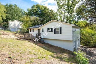 948 E Valley Dr in Rossville, GA - Building Photo - Building Photo