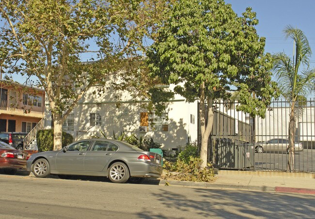 1122 N Formosa Ave in West Hollywood, CA - Building Photo - Building Photo