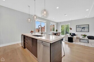 1312 W Madison St in Chicago, IL - Building Photo - Building Photo