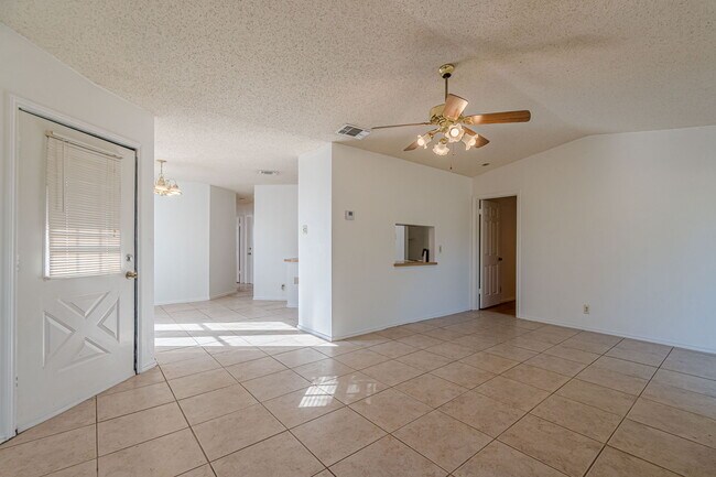 9402 Valley Moss in San Antonio, TX - Building Photo - Building Photo