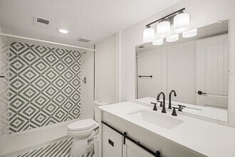 6378 S Emporia Cir in Englewood, CO - Building Photo - Building Photo