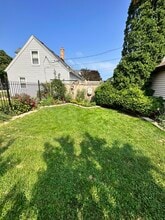 3508 S Pine Ave, Unit Upper in Milwaukee, WI - Foto de edificio - Building Photo