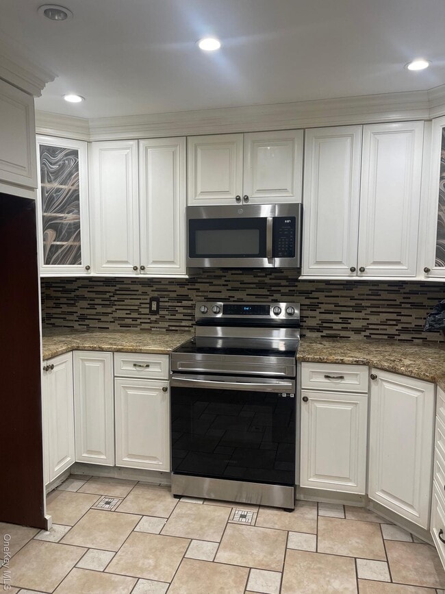 property at 185 E Parkview Dr