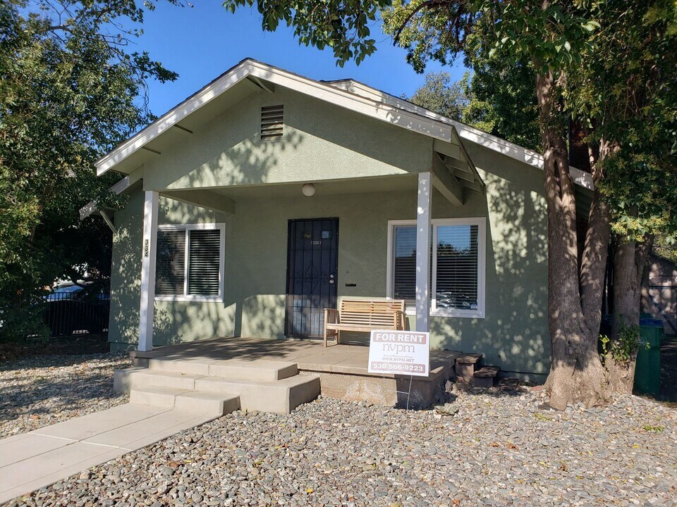 334 W Sacramento Ave in Chico, CA - Building Photo