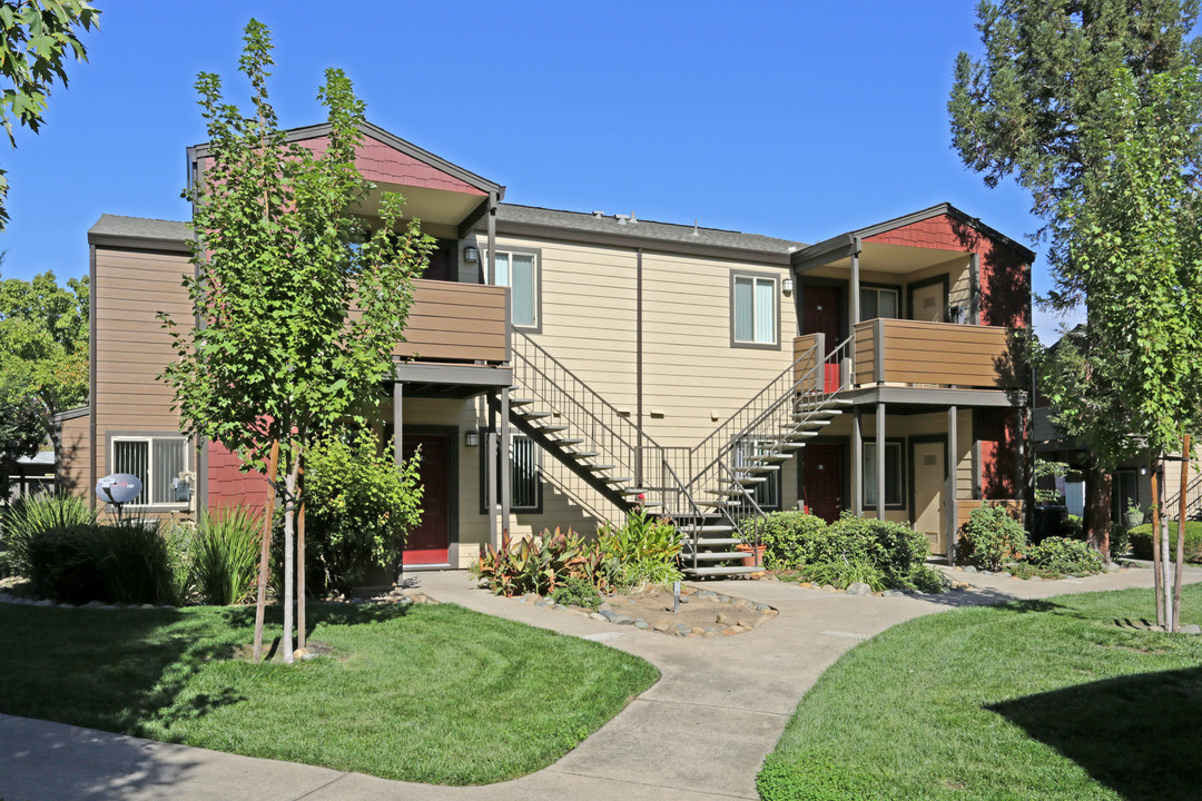 Woodglen at the Meadows in Citrus Heights, CA - Building Photo