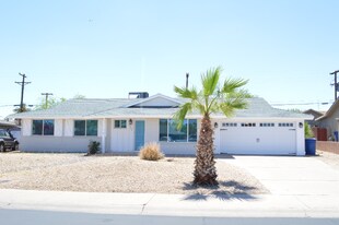 1653 N Circle Dr in Tempe, AZ - Building Photo