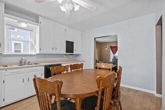 1025 W 8th St in Appleton, WI - Foto de edificio - Building Photo