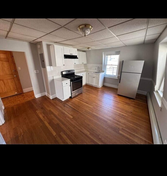 258 Lexington St, Unit #3 in Boston, MA - Foto de edificio