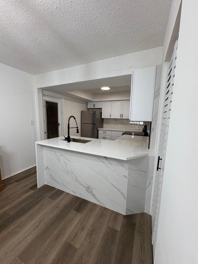 1150 E Sample Rd in Pompano Beach, FL - Building Photo - Building Photo