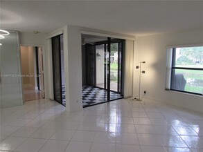 4512 Carambola Cir S-Unit -27285 in Coconut Creek, FL - Building Photo - Building Photo