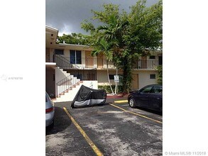13990 NE 20th Ct-Unit -6 in North Miami Beach, FL - Building Photo - Building Photo